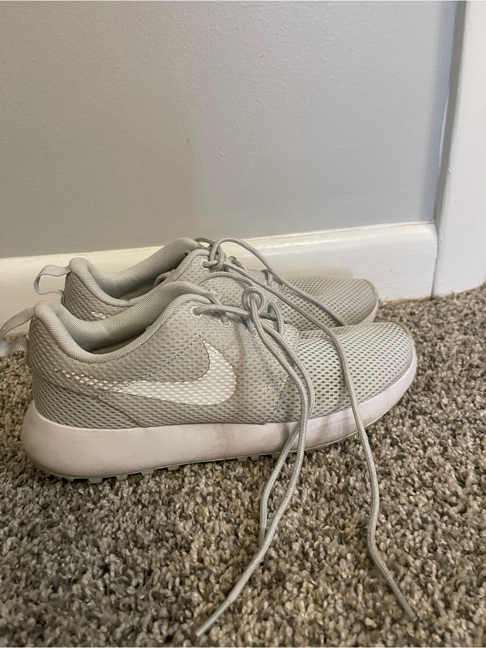Nike Golf Women's Light Gray Mesh Athletic Sneakers - Picture 4 of 7